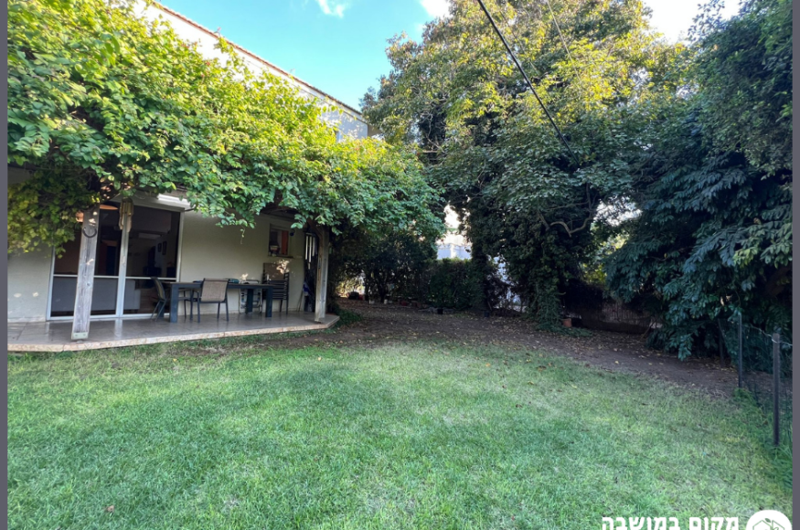 בית מקסים בהרחבה הותיקה של גבעת עדה